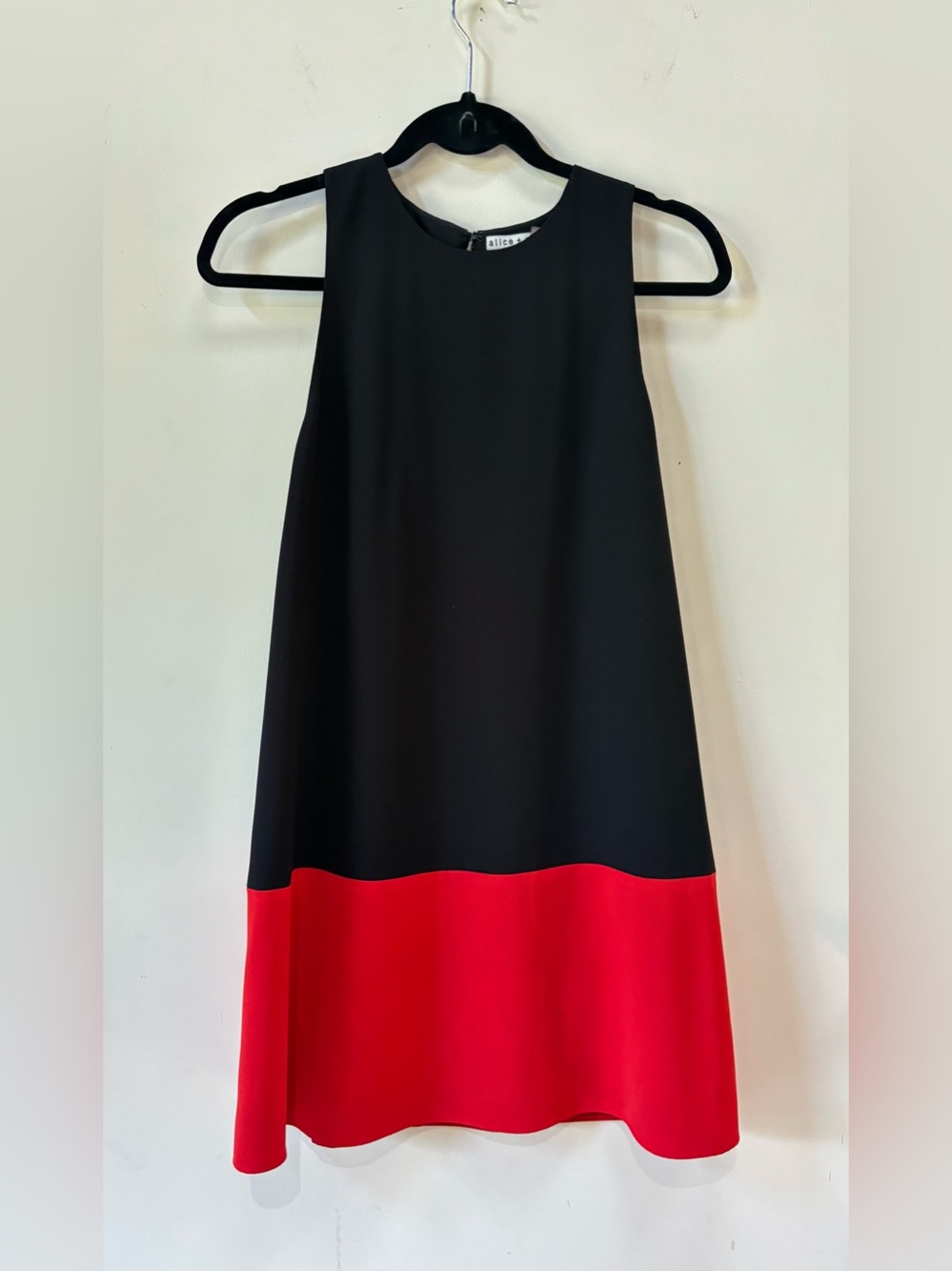 Alice + Olivia Black & Red Colorblock Sleeveless Dress